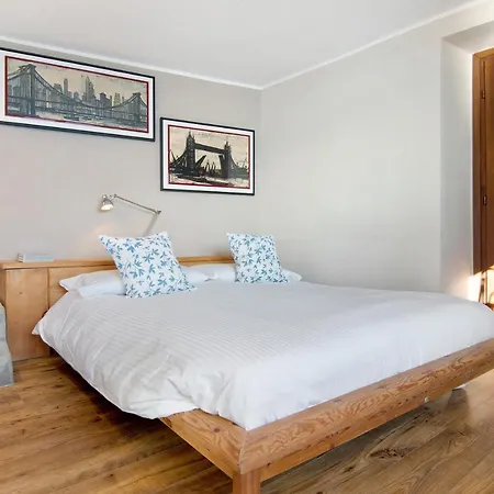 Renovated Barn Of The Year 1500 Appartement Moltrasio
